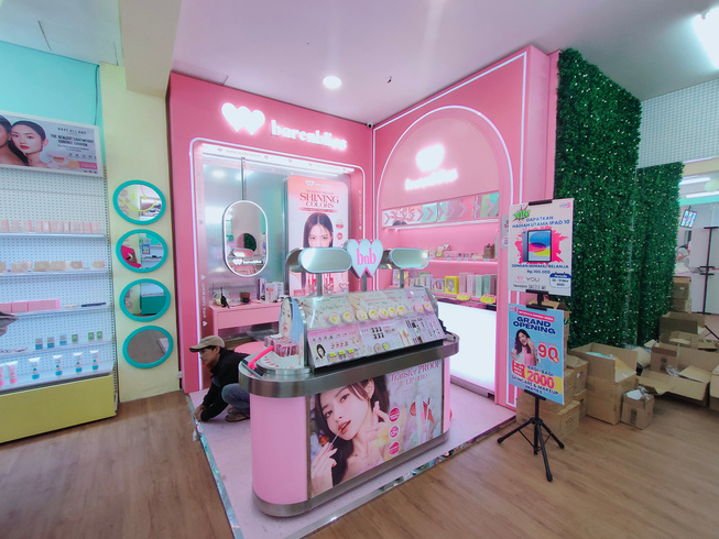 Interior Toko Kosmetik