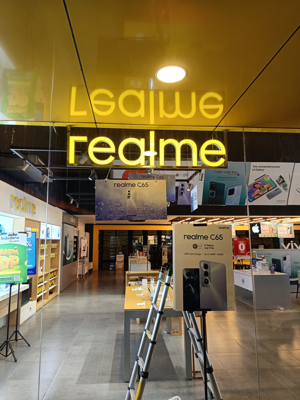 Signage realme